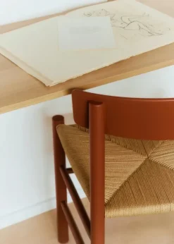 J39 Folkestolen, heritage red af Børge Mogensen