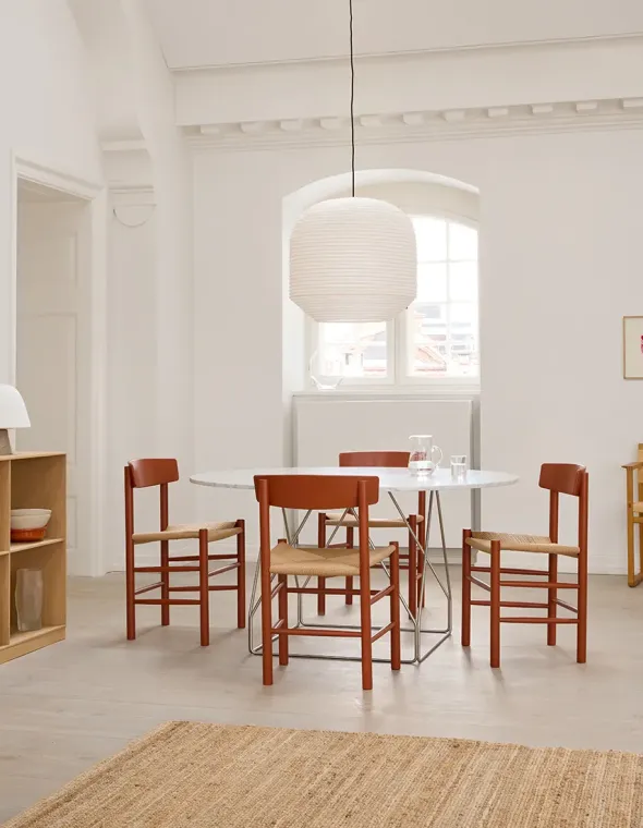 J39 Folkestolen, heritage red af Børge Mogensen