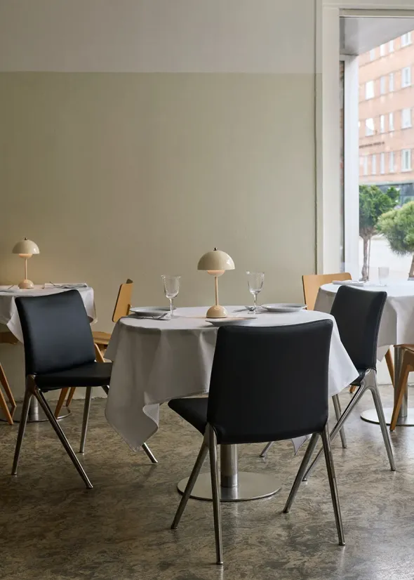 Kape IF7 spisebordsstol fra &Tradition