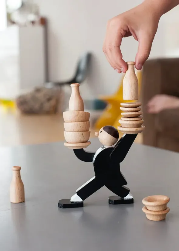 Kikkerland Don't Tip The Waiter, stacking game