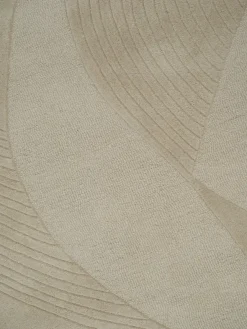 Kindle Poetry gulvtæppe, Cream fra Linie Design