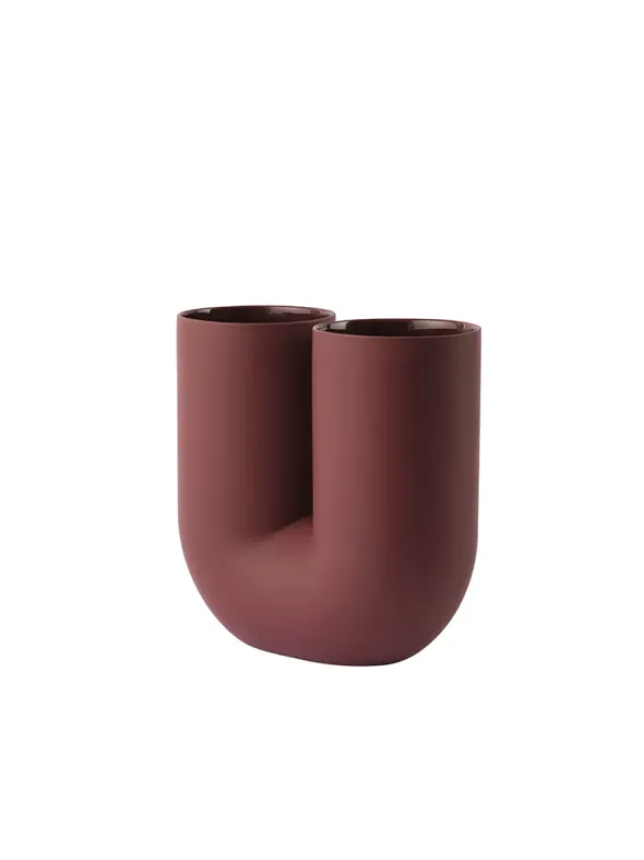 Kink Vase, deep red fra Muuto