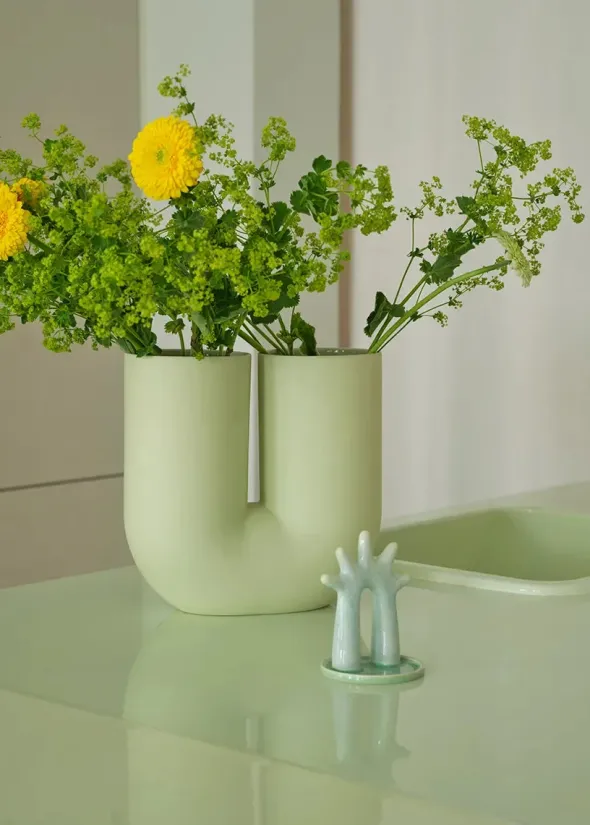 Kink Vase, light green fra Muuto
