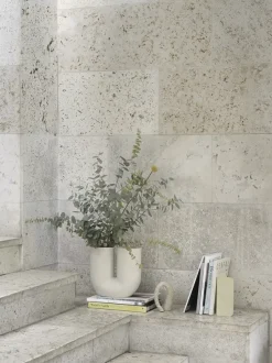 Kink vase, sand fra Muuto