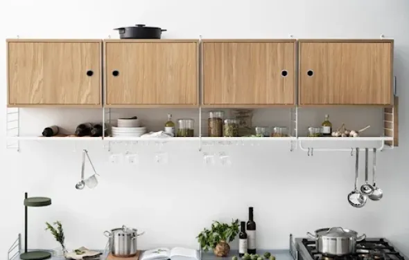Køkkenreol, bundle K fra String Furniture