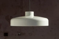 Lacquer pendant medium, grey fra Nine