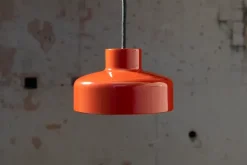 Lacquer pendant small, red fra Nine