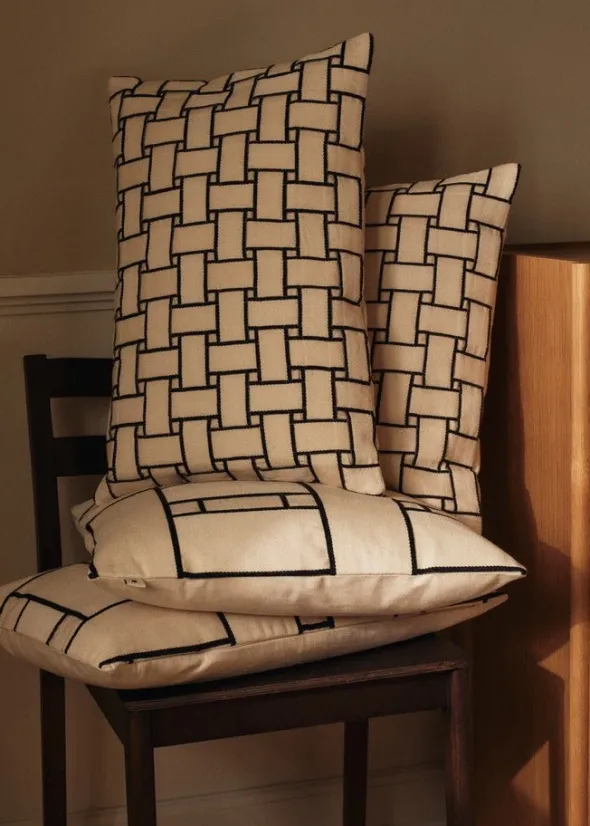 Lattice Offset Cushion pude fra Ferm Living