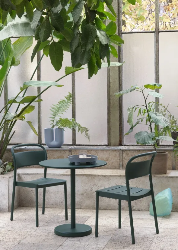 Linear Steel cafébord Ø70 cm, H73 cm fra Muuto