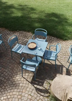Linear Steel cafébord 70x70cm, H73 cm fra Muuto