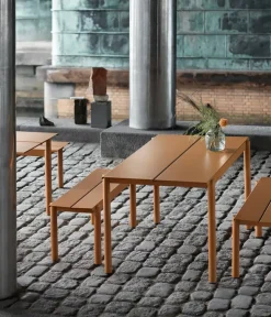 Linear Steel Table, 140x75 cm fra Muuto