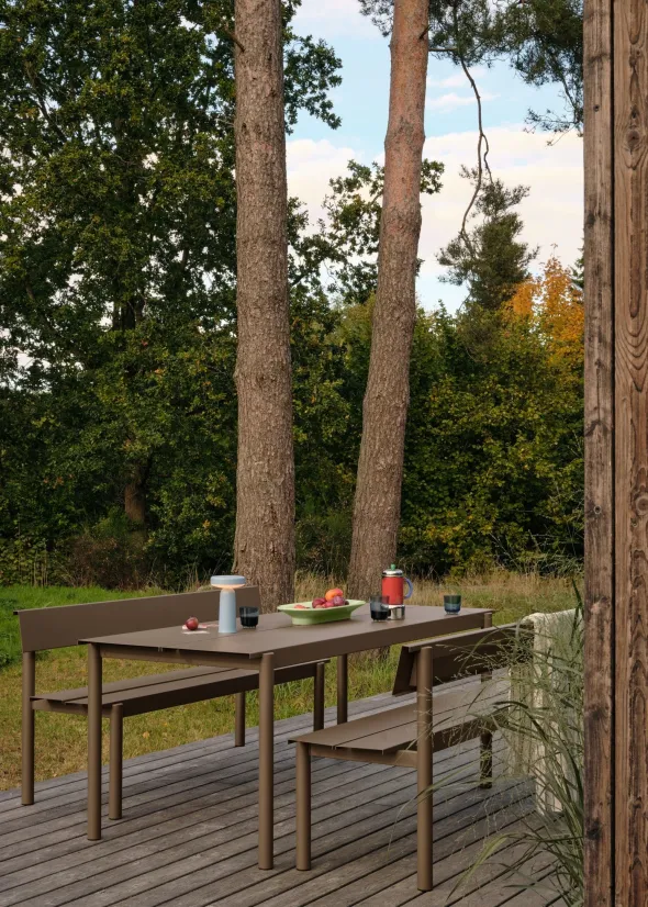 Linear Steel Table, 220x90 cm fra Muuto