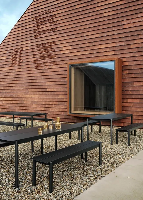 Linear Steel Table, 220x90 cm fra Muuto