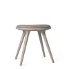 Low Stool, grå bøg, Nuance Burned Grey læder, 47 cm skammel fra Mater