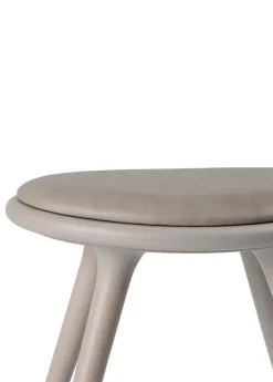Low Stool, grå bøg, Nuance Burned Grey læder, 47 cm skammel fra Mater