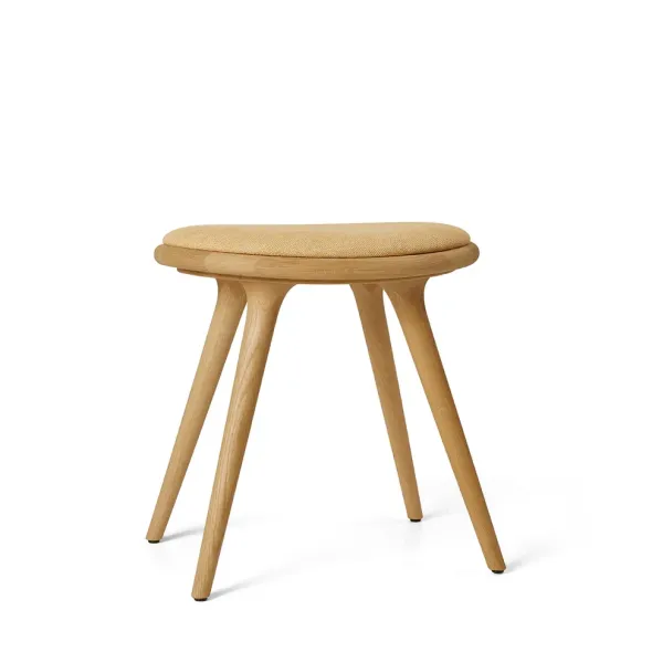 Low Stool, olieret eg, Kvadrat Clay 0007, 47 cm skammel fra Mater