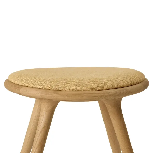 Low Stool, olieret eg, Kvadrat Clay 0007, 47 cm skammel fra Mater