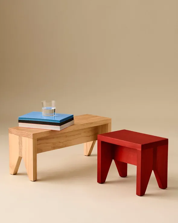 Manolito Stool, long fra Hay