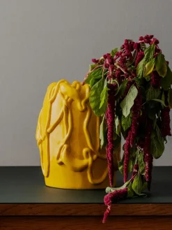 Michael Kvium Jam Vase, empire yellow fra raawii