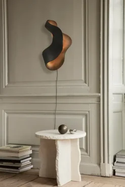 Mineral Sculptural Table fra Ferm Living