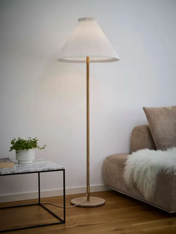Model 328 Gulvlampe, eg fra Le Klint