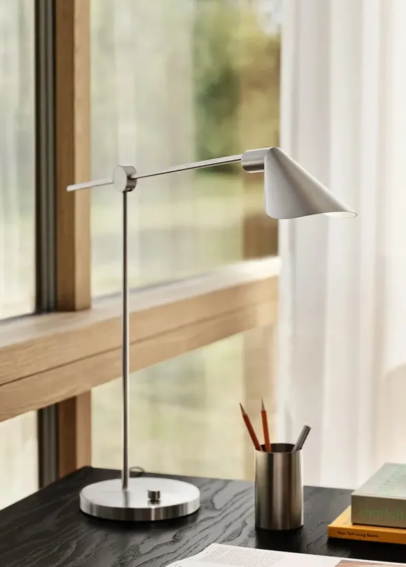 MS021 Bordlampe, stål fra Fritz Hansen