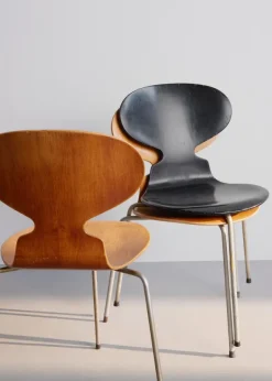 3100 Myren med 3 ben, krom stel af Arne Jacobsen