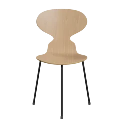 3100 Myren med 3 ben, sort stel af Arne Jacobsen
