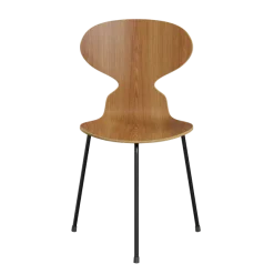 3100 Myren med 3 ben, sort stel af Arne Jacobsen