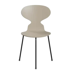 3100 Myren med 3 ben, sort stel af Arne Jacobsen