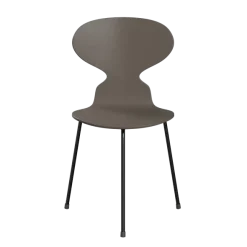 3100 Myren med 3 ben, sort stel af Arne Jacobsen