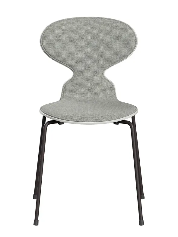3101 Myren Stol, forsidepolstret af Arne Jacobsen