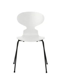 3101 Myren Stol i farvet ask af Arne Jacobsen