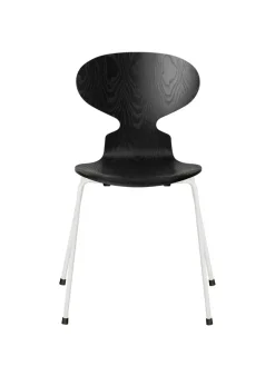 3101 Myren Stol i farvet ask af Arne Jacobsen