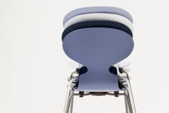 3101 Myren Stol i farvet ask af Arne Jacobsen