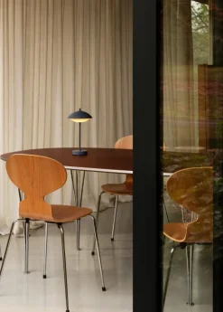 3101 Myren Stol lakeret af Arne Jacobsen