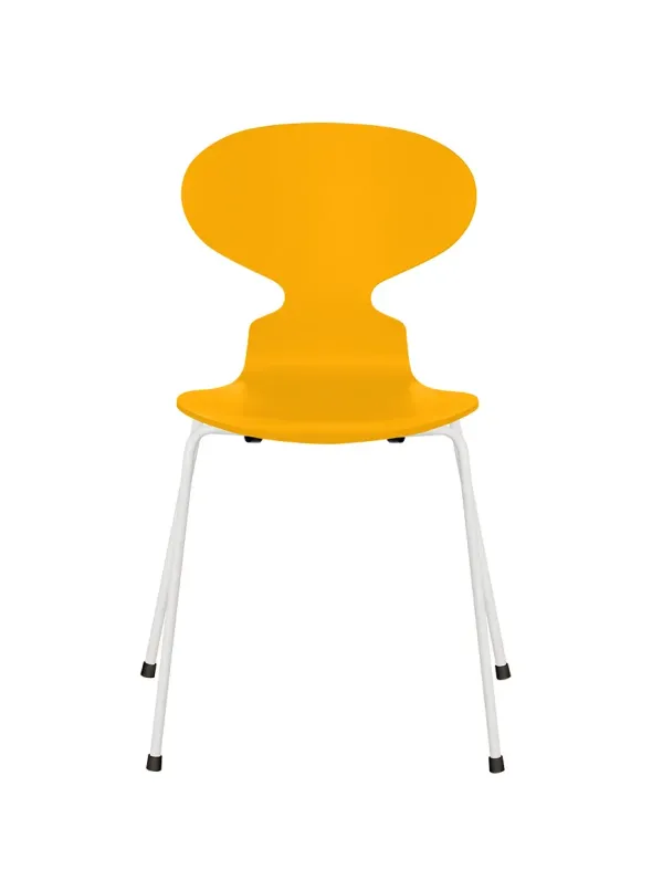 3101 Myren Stol lakeret af Arne Jacobsen