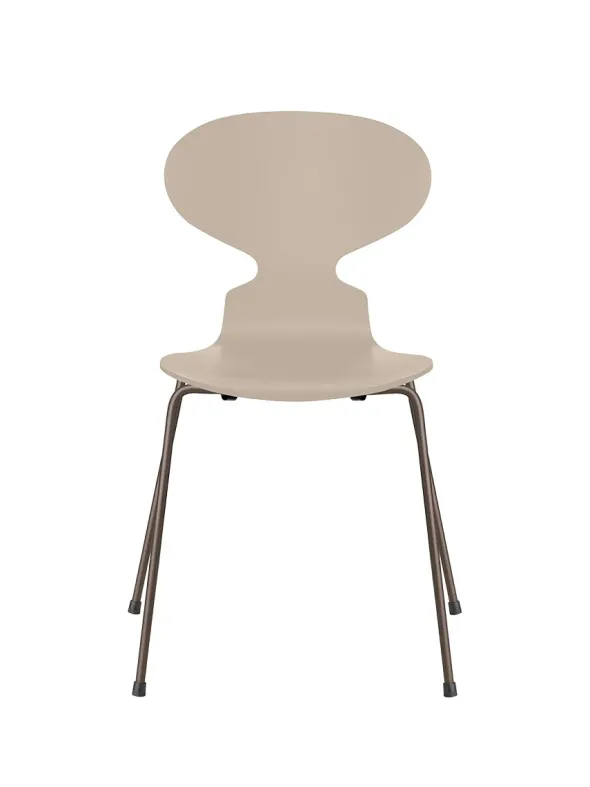 3101 Myren Stol lakeret af Arne Jacobsen