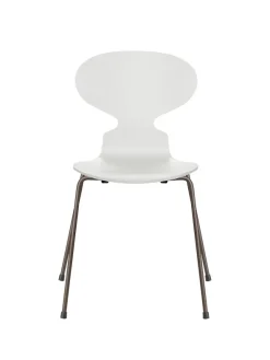 3101 Myren Stol lakeret af Arne Jacobsen