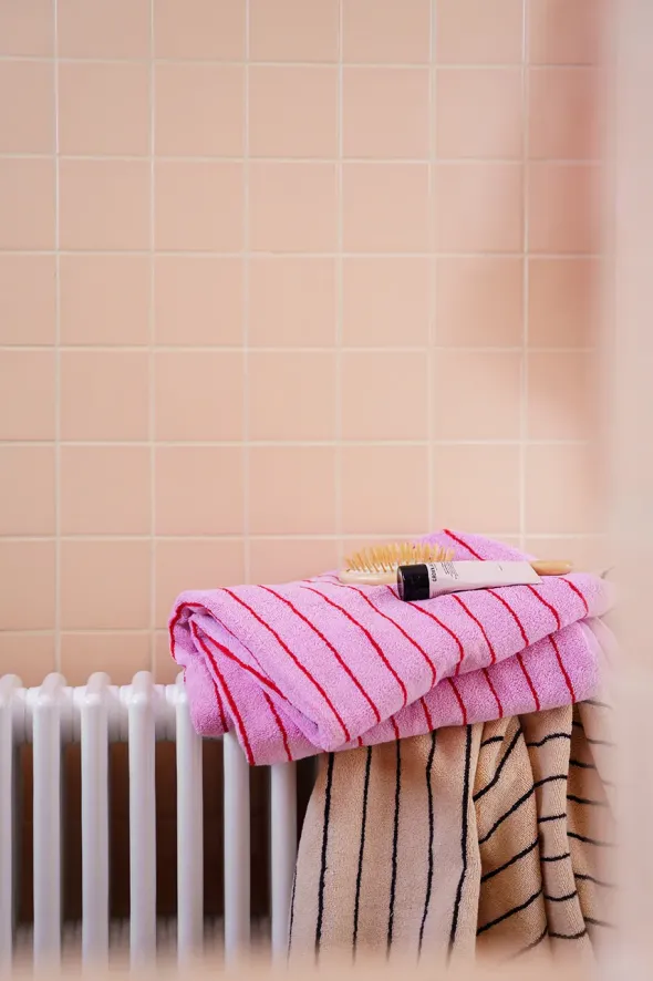 Naram towel - Baby pink & Ski patrol fra Bongusta