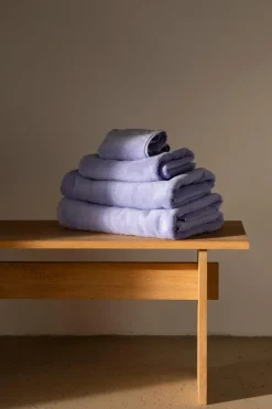 Naram towel - Lavender Blue fra Bongusta