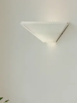Nebra Wall Lamp fra New Works