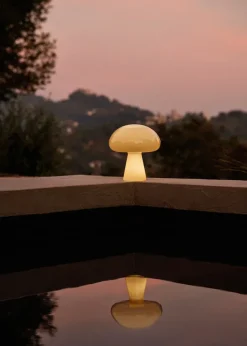 Obello Portable Bordlampe fra GUBI