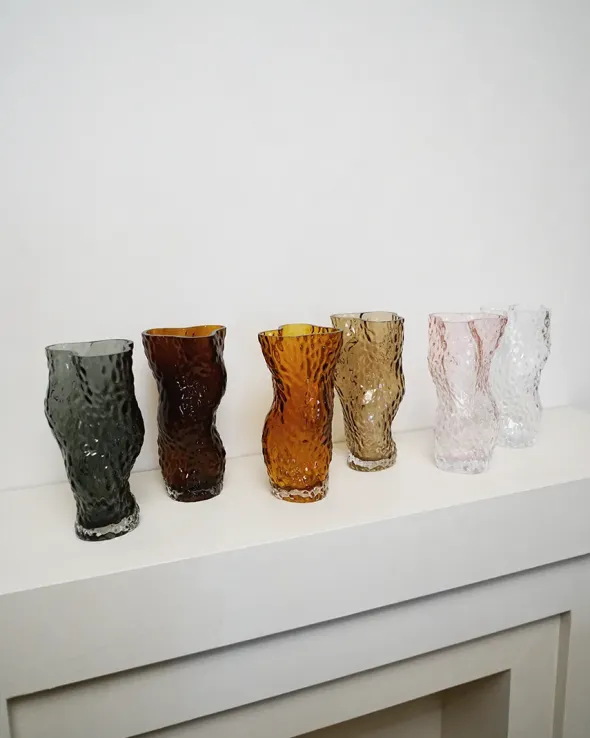 Ostrea Vase, midnight blue fra Hein Studio