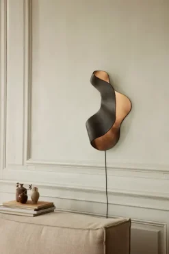 Oyster Wall Lamp fra Ferm Living