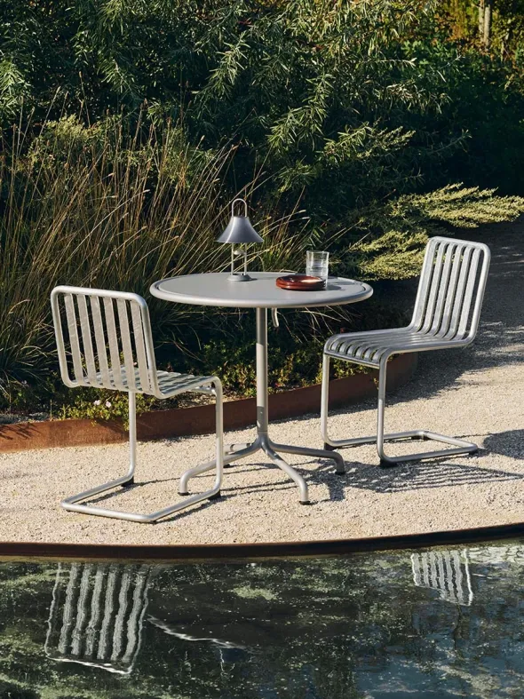 Palissade Cantilever Chair fra Hay