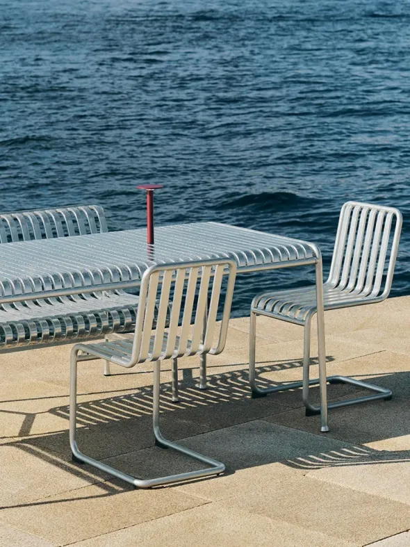 Palissade Cantilever Chair fra Hay