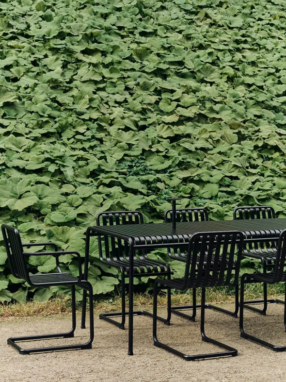 Palissade Cantilever Chair fra Hay