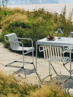 Palissade Cantilever Dining Armchair fra Hay