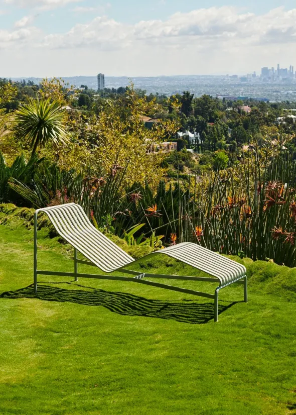 Palissade Chaise Longue, iron red fra Hay